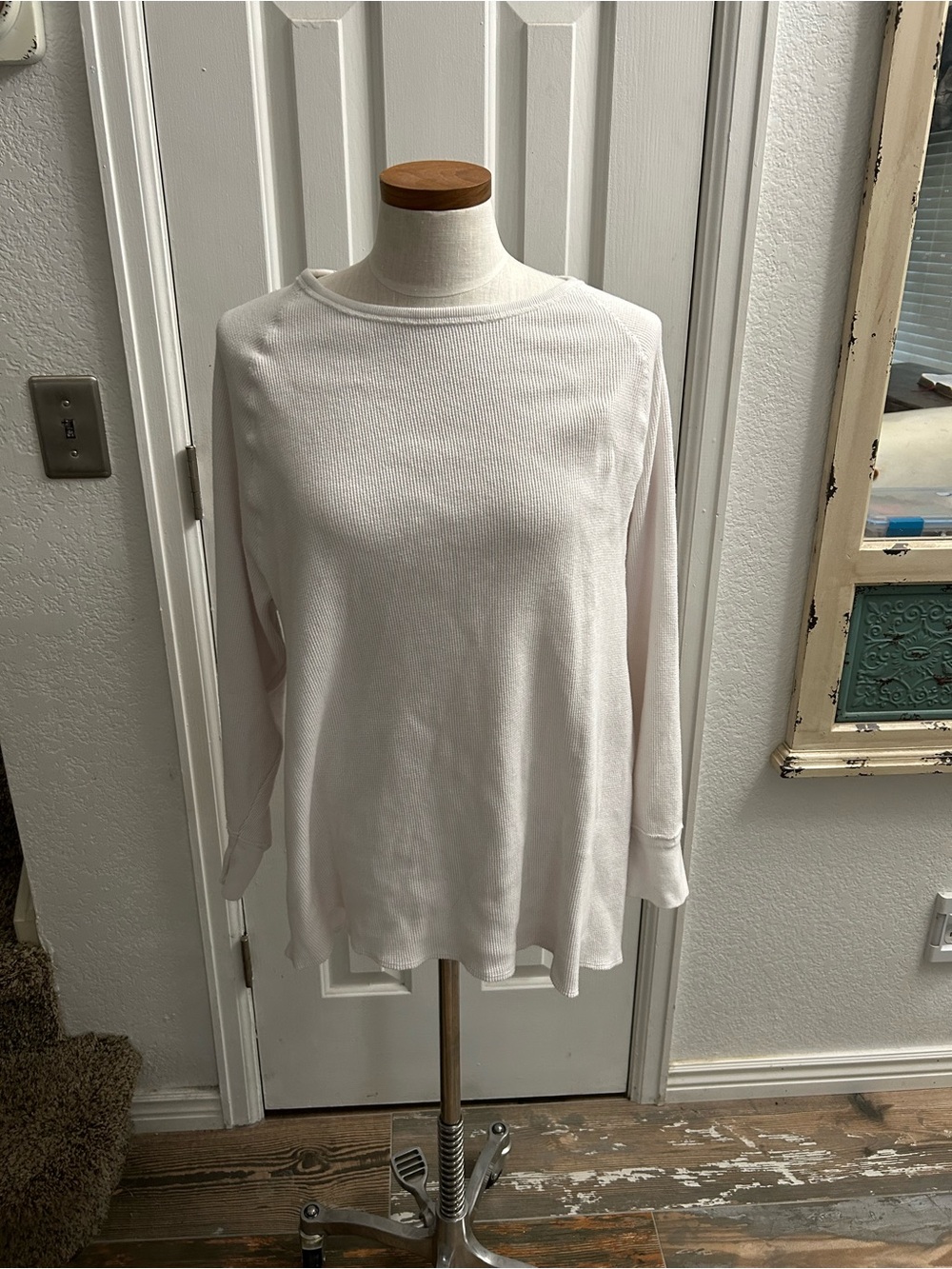 We The Free Soft White Long-Sleeve Crewneck Sweatshirt